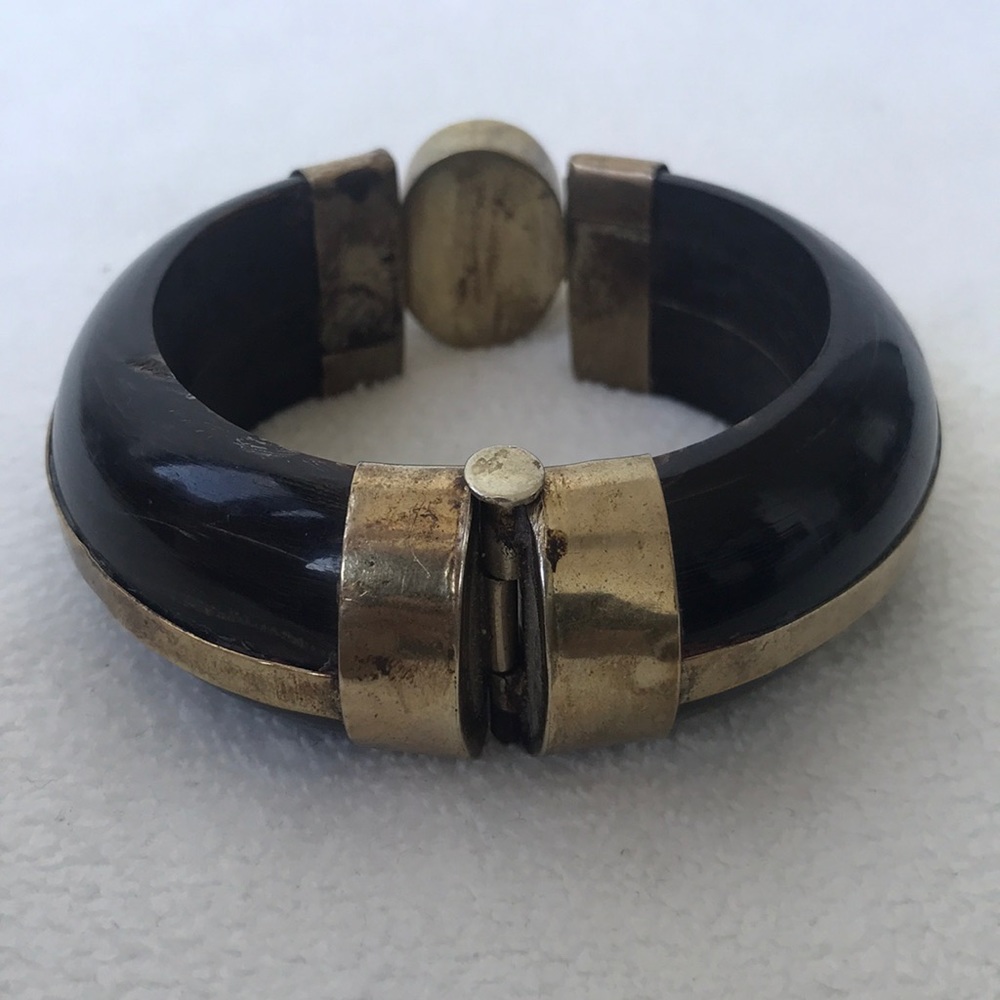 *Vintage Chunky Bracelet with Mother of Pearl - Picture 2 of 4